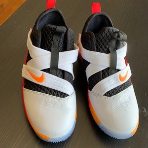 New Nike youth Lebron soldier white /red/black